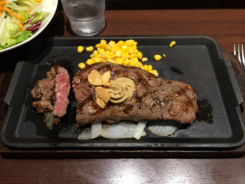 0.5ポンドのステーキ