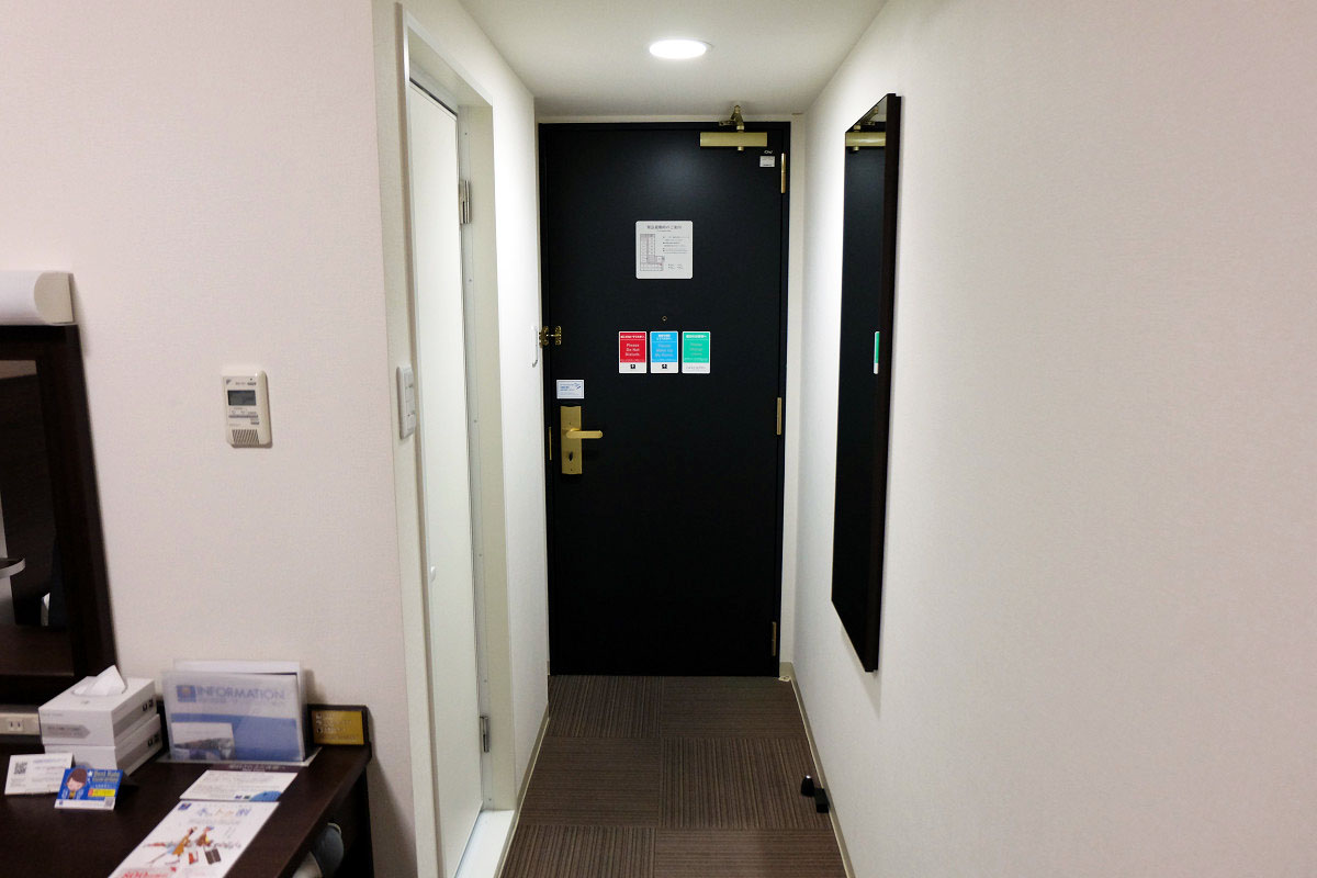 ダブルエコノミー 13.2平米 ドア側