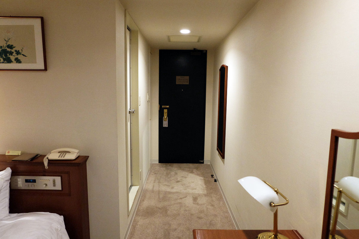 シングル 13平米 ドア側