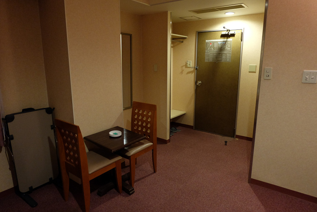 ビジネスホテル東宝イン高松 ツインルーム ドア側