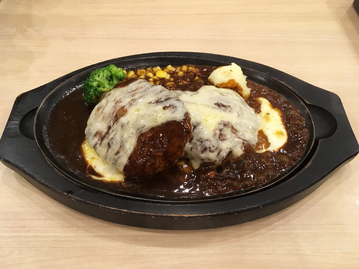 ステーキ カフェ ケネディ 蒲田東口店「ラックアンガスハンバーグ とろ~りチーズデミグラスソース ダブル 400g」(2017年6月)