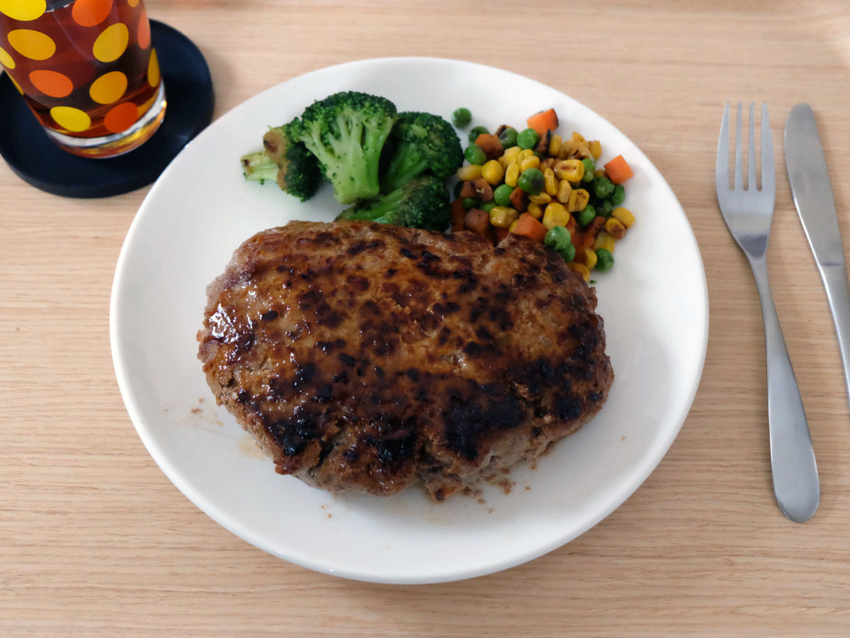 手作りハンバーグ 20オンス(2017年6月)