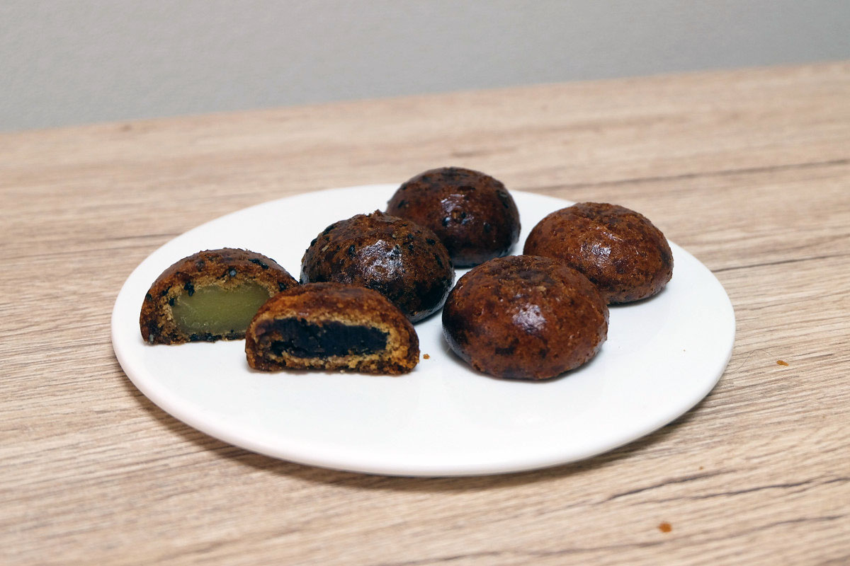 谷中福丸饅頭の「かりんとう饅頭」と「芋かりんとう饅頭」