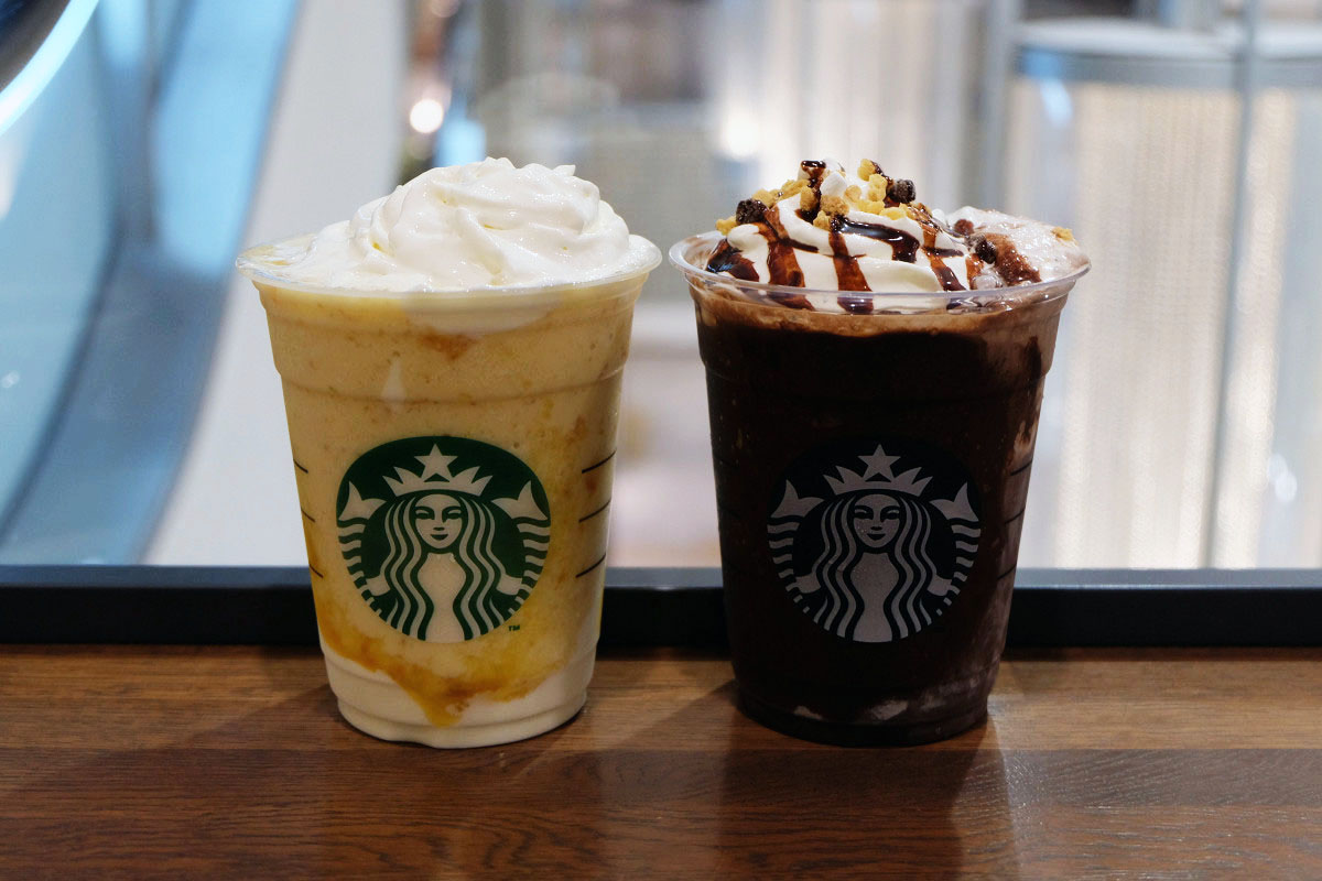 キーライム クリーム & ヨーグルト フラペチーノ with シトラス フルーツ、スモア フラペチーノ -クリスピー マシュマロ-