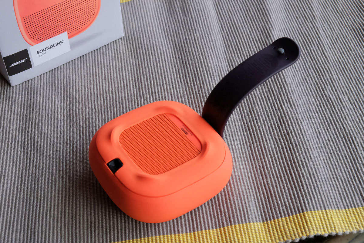 背面のストラップ