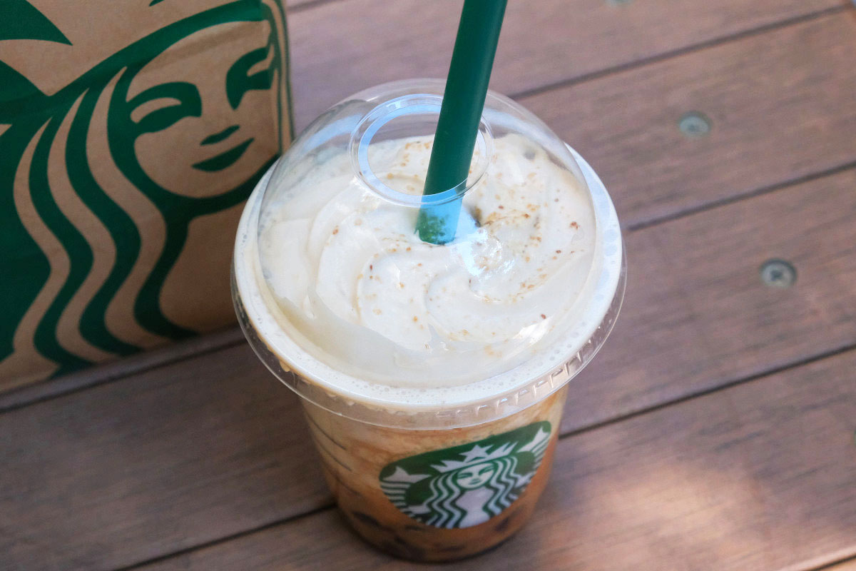 フタとストロー