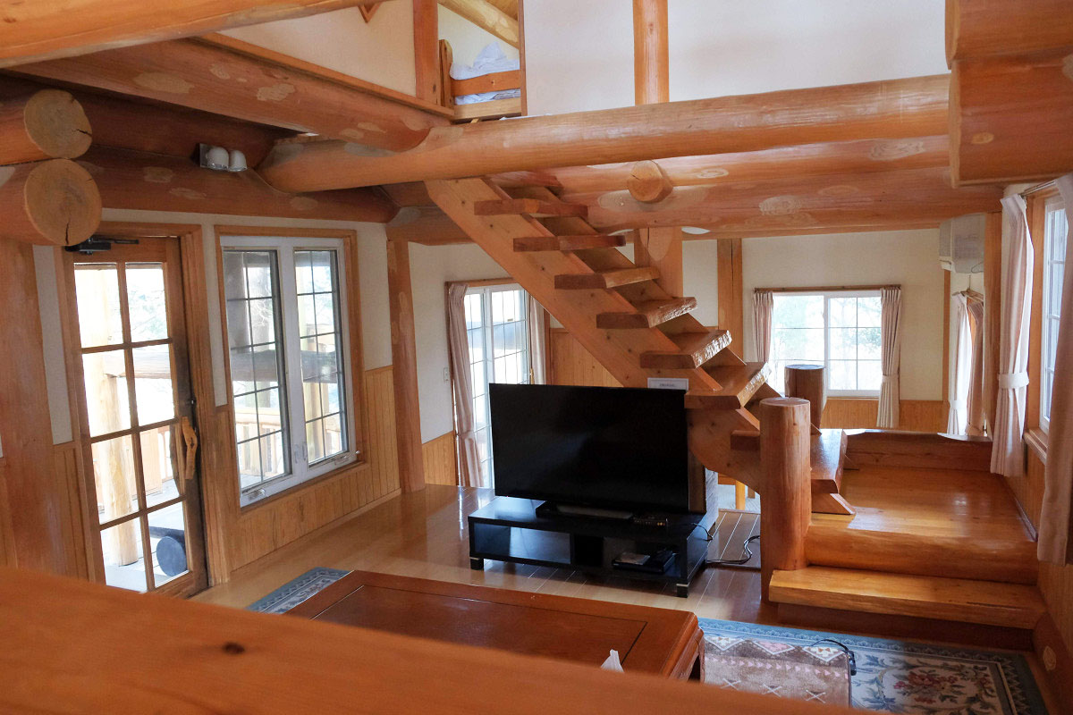 黒川 森のコテージ 10名用ログハウス 55畳