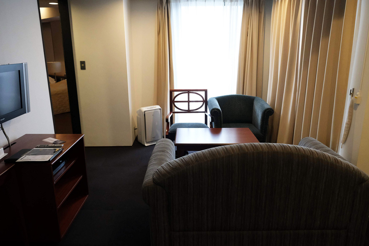 ソファーとテーブル