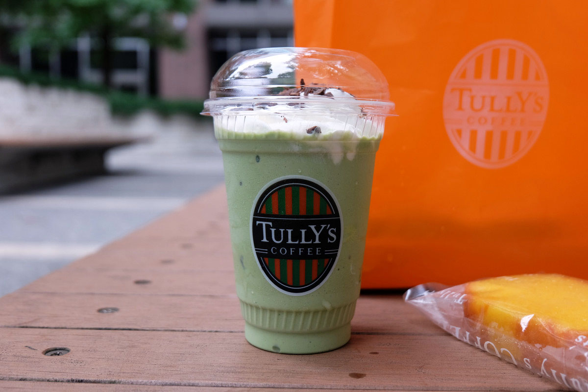 クリームをトッピングした抹茶リスタ