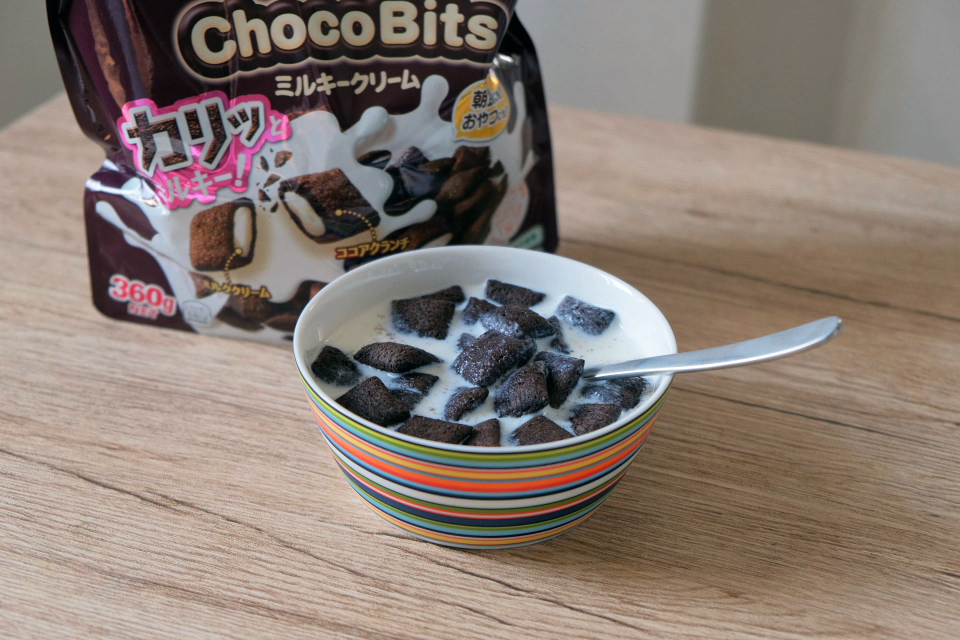 1食分のハーシーチョコビッツに200gの牛乳をプラス