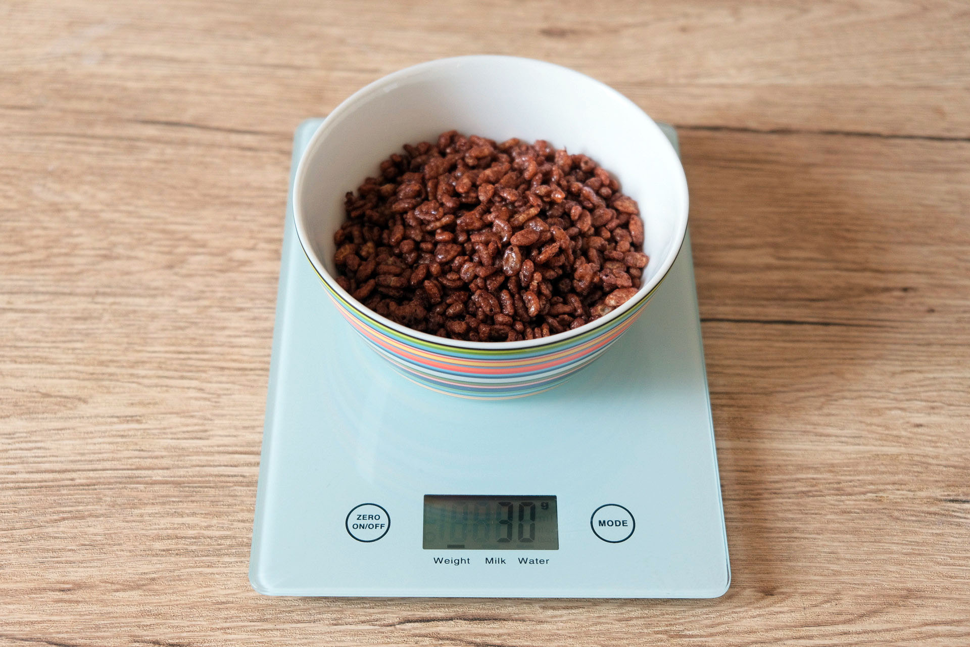 1食分のチョコクリスピー30グラム