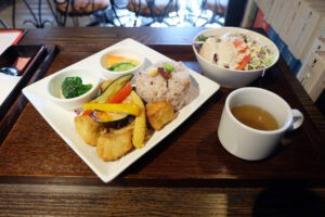 Cantilever Cafe Yanagiya(柳屋)