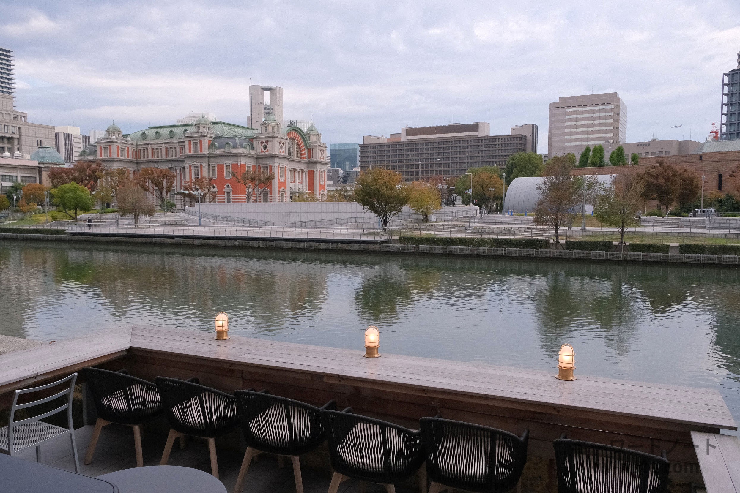 オプティマスカフェのテラス席