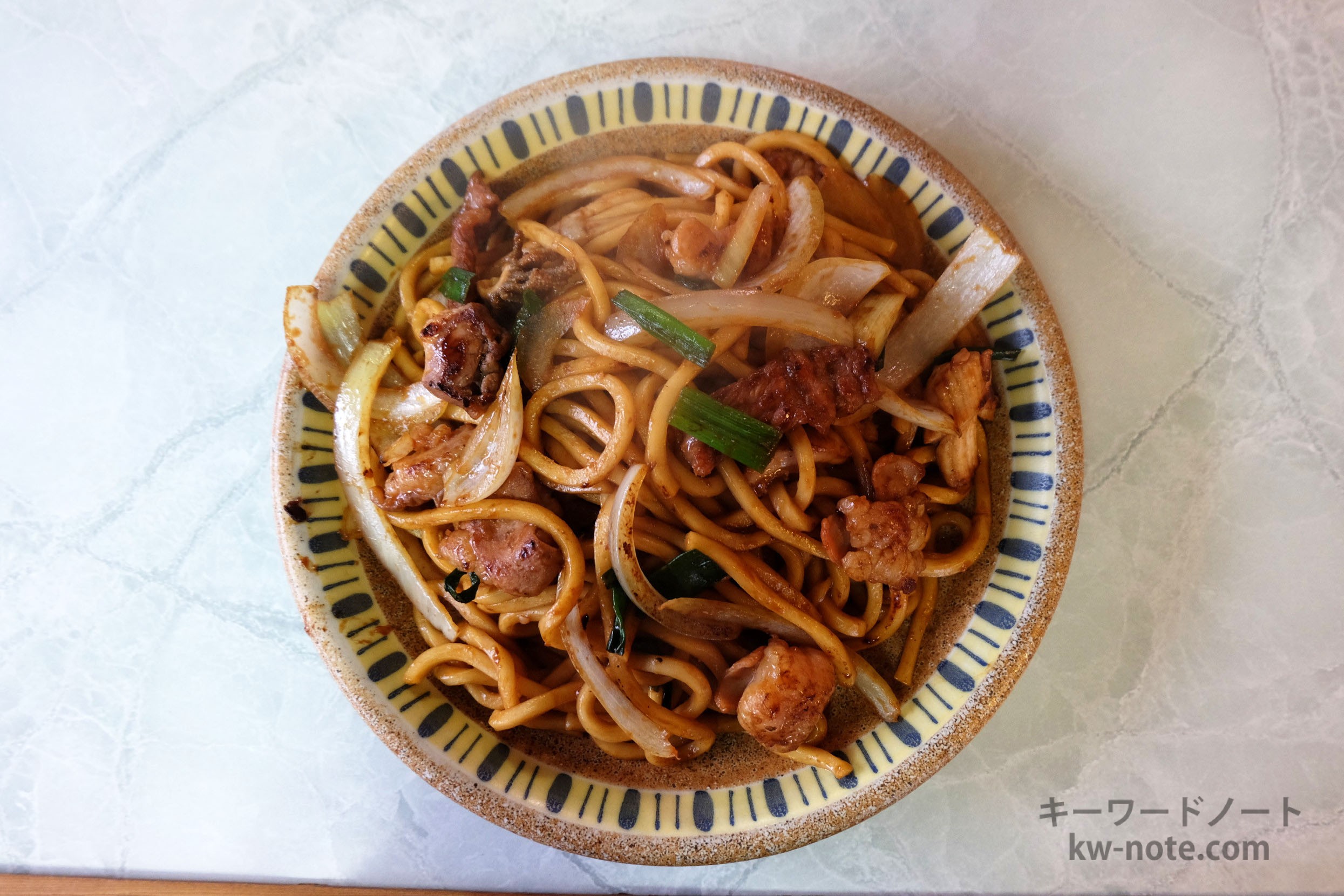 上から見たホルモンうどん