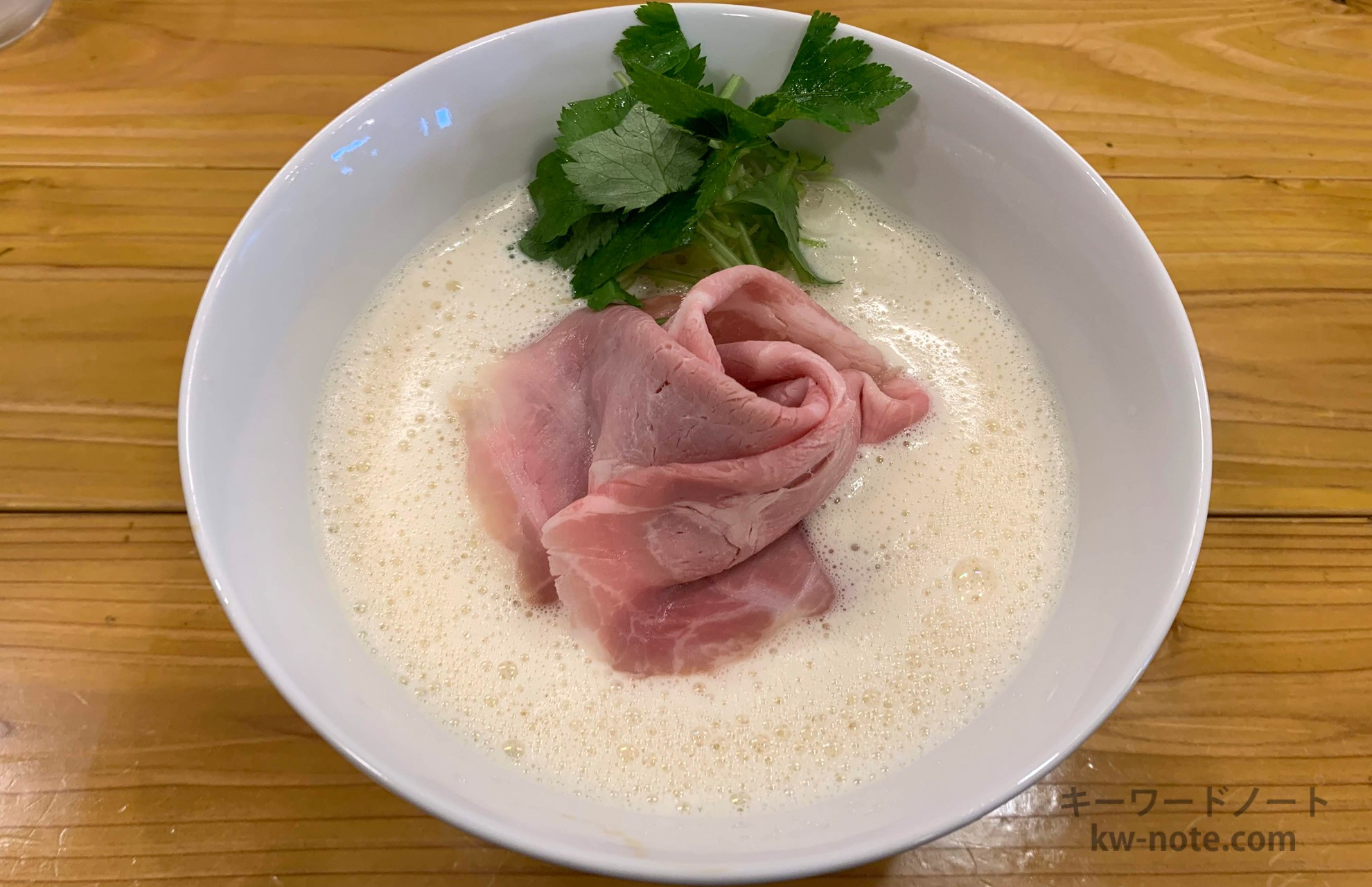 泡白湯(あわぱいたん)