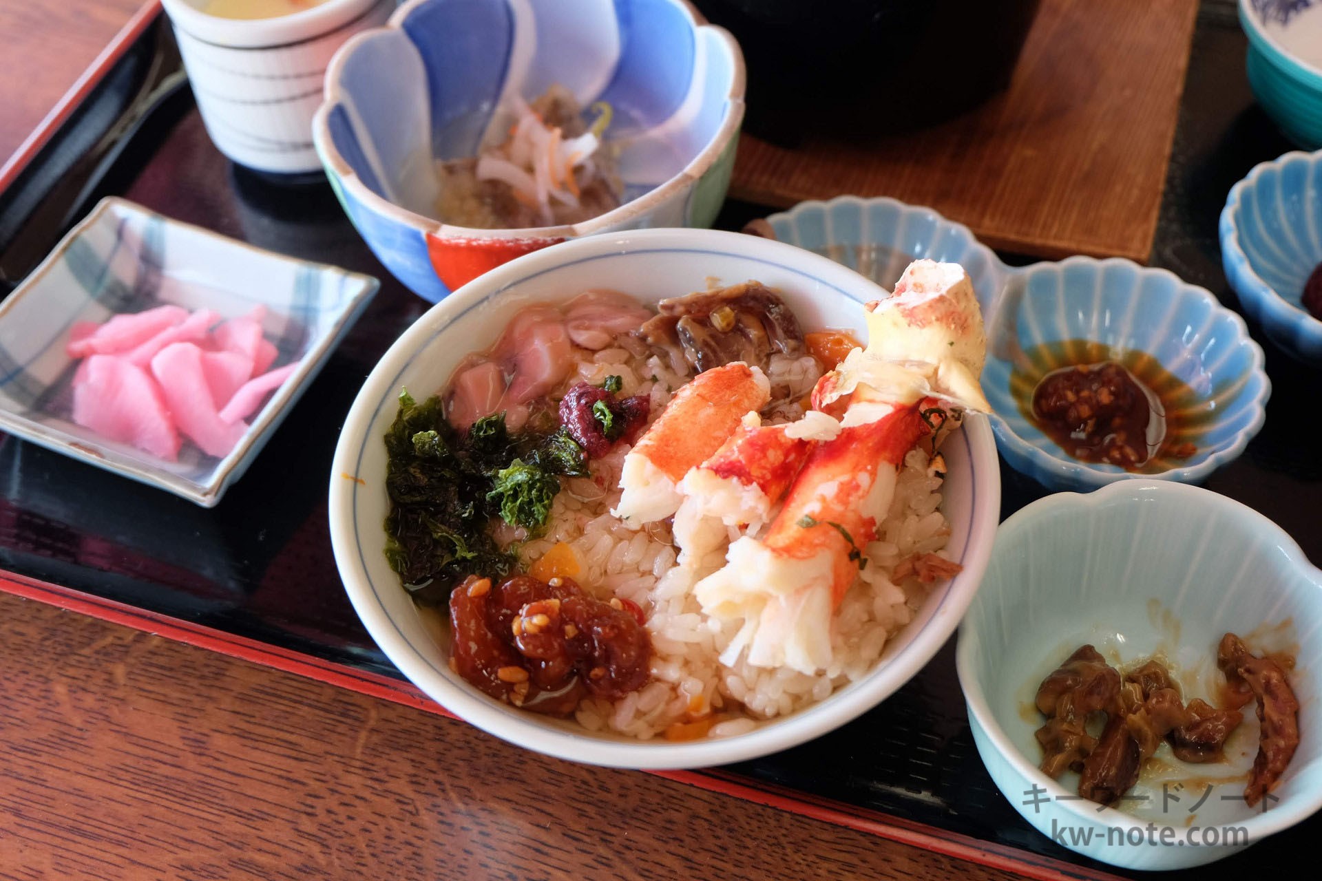 茶碗によそった高足ガニご飯