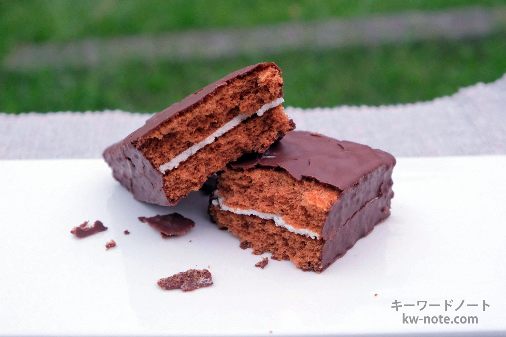 チョコブリッコの断面と中のクリーム