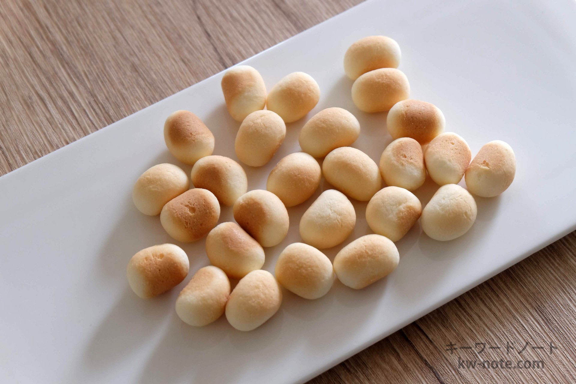 横から見た卵卵ぼーろ