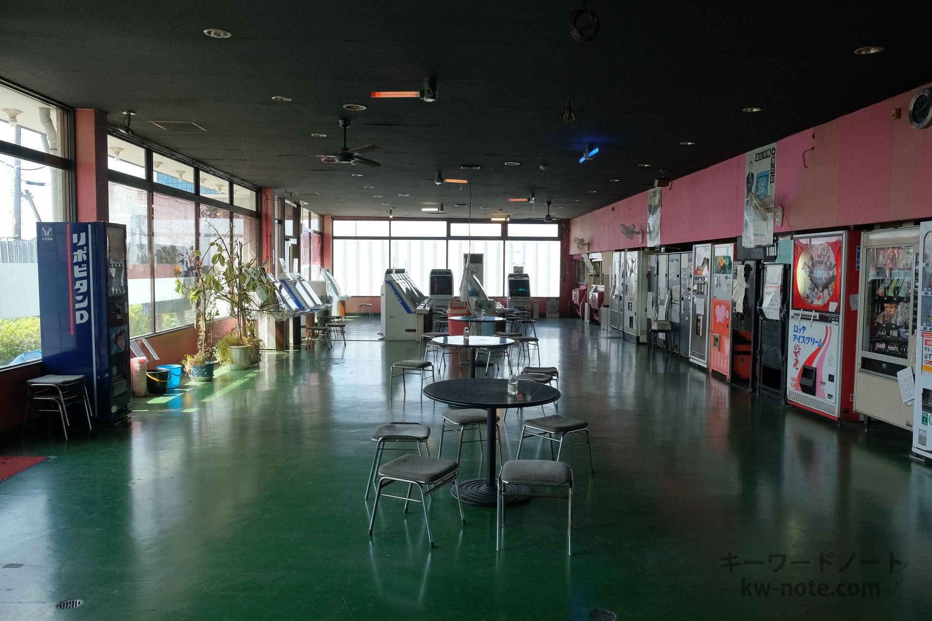 自販機エリア全体