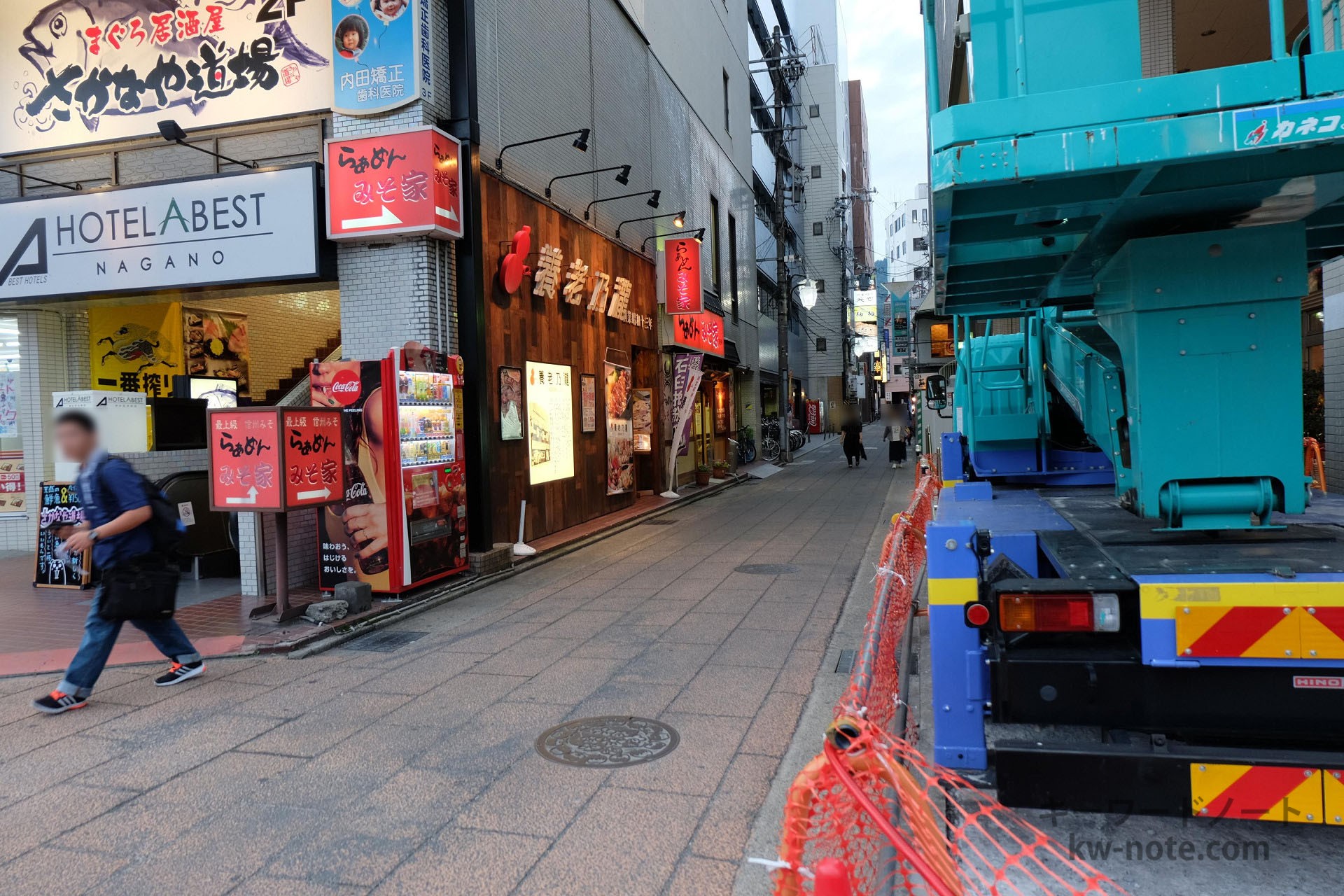 長野大通りをまがった小道
