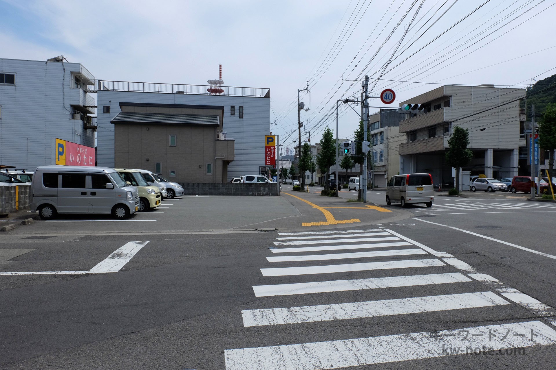 いのたに本店斜め向かいの駐車場