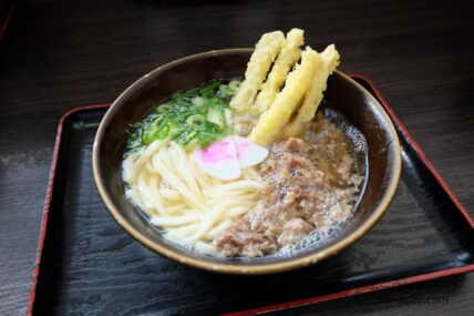 資さんうどん 本店